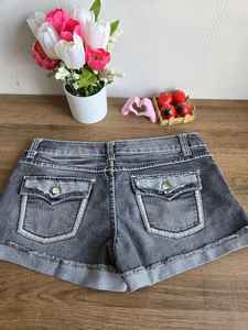 กางเกงยีนส์ขาสั้นทรงวินเทจ - Product Image 5