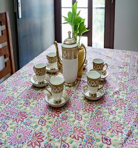 ผ้าปูโต๊ะผ้าฝ้ายแบบทันสมัยพิมพ์ลายดอกไม้บล็อกสี่เหลี่ยมสีสันสดใสเทคนิคการถักทำความสะอาดง่ายช่วยเพิ่มความสวยงามให้กับบ้าน - Product Image 4