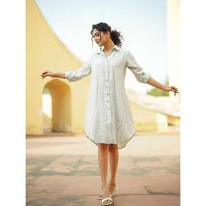 Vente en gros Robe d'été à manches longues col en V grande taille pour femme pour les vacances Robe décontractée bohème pour femmes - Product Image 1