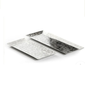 Plateau de service en bois avec finition noyer et poignée en aluminium pour restaurants, cafés et hôtels, idéal pour servir plats, aliments et café - Product Image 6