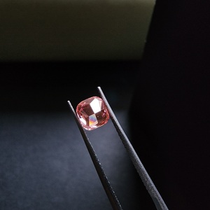 Diamante Rosa Cultivado en Laboratorio CVD de Alta Calidad, Corte Cojín de 1.00CT, Brillo Impresionante para Joyería, Certificado IGI - Product Image 4