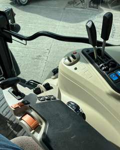 Tracteur agricole 5711 80HP 4x4 avec boîte de vitesses, haute performance, robuste, disponible à la vente - Product Image 3