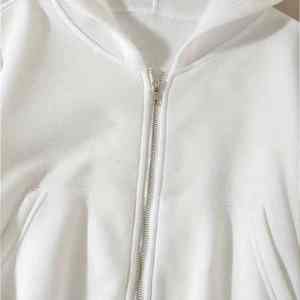 Sweat à capuche court à la mode pour femmes pull léger à manches longues tissu doux coupe décontractée pour Streetwear Gym et tenues quotidiennes - Product Image 3