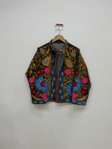 Veste florale brodée de style chinois, col mandarin, manches longues, grande taille, vêtements d'extérieur pour femmes, tenue décontractée d'automne - Product Image 1