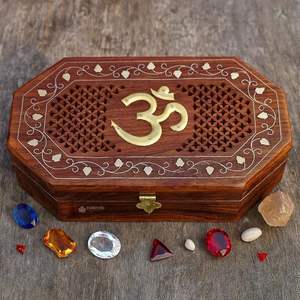 Boîte à bijoux en bois dur naturel sculptée à la main avec motifs floraux, design personnalisable pour une durabilité longue durée, pour bagues et bijoux - Product Image 2