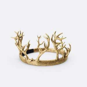 Couronne en métal Décoration royale et élégante Matériau de haute qualité Idéal pour la décoration de bureau à domicile et d'événement de luxe - Product Image 4