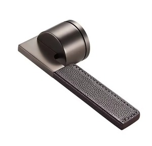 Poignée de porte en cuir noir design pour portes en bois idéale pour les maisons de luxe, les appartements, les villas et la décoration contemporaine de l'Inde - Product Image 4