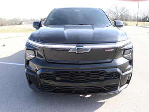 PRIMERA PROPIETARIA, CHEVROLET SILVERADO EV RST 2024, AUTO USADO, VEHÍCULO ELÉCTRICO, PICK-UP NEGRO, EN BUEN ESTADO - Product Image 1