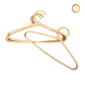 ไม้แขวนเสื้อหวายธรรมชาติสำหรับใช้ในบ้านและร้านค้า - Product Image 4