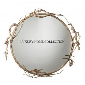 Marco de espejo de pared de diseño de metal antiguo forjado a mano con detalles texturizados únicos ideales para la estética tradicional del hogar - Product Image 5