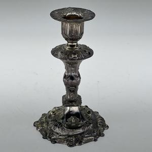 Candelabro de Latón y Aluminio Refinado Hecho a Mano, Acabado Premium, Estilo Moderno, Decoración para el Hogar de Alta Gama - Product Image 5