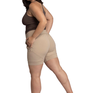 Shorts de yoga en tissu écologique grande taille avec taille haute, extensible, matériau durable, confortable, soutien, vêtements de sport actifs pour femmes - Product Image 5
