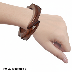 Brazalete de Madera Curvada Geométrica Hecho a Mano, Brazalete Escultural con Vetas Oscuras Naturales, Joyería Sostenible de Estilo Boho Chic - Product Image 3