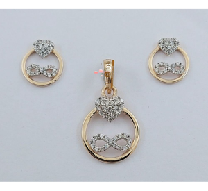 Colgante de Oro Real de 18 Quilates para Mujer, Joyería Clásica de Oro Diseñada para una Elegancia Diaria, Estilo Versátil, Moda y Realeza - Product Image 2