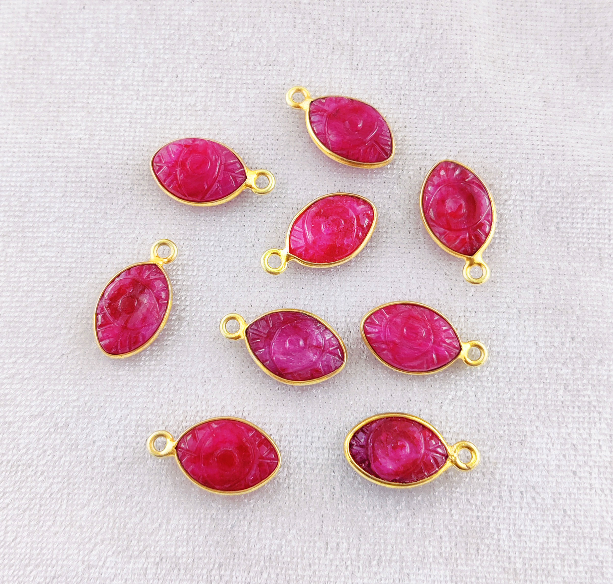 ทับทิมสีแดงย้อมสี