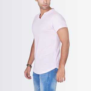 T-shirt rose à col en V - Product Image 2