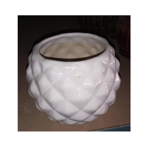 Maceta de cerámica refinada para decorar espacios interiores con vegetación fresca, perfecta para escritorios, balcones o expositores de plantas - Product Image 6