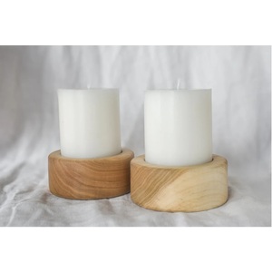 Juego de Portavelas de Madera de Acacia Artesanal en Oferta, con Diseño Moderno y Minimalista para Mesa y Decoración del Hogar, Disponible para la Venta - Product Image 1