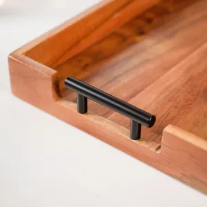 Nestasia Plateau en bois avec poignées est un plateau de service rectangulaire en bois avec des poignées en métal noir sur - Product Image 6