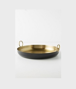Plateau de service artisanal en aluminium avec finition martelée pour la cuisine et la maison de luxe - Product Image 1