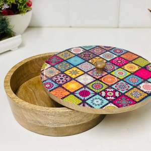 Boîte de conteneurs de stockage de boîte de Chapati imprimé en émail en bois indien pur ensemble de boîtes écologiques les plus vendues - Product Image 3