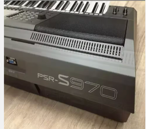 Piano Digital Original Listo para Enviar, Nuevo, con 88 Teclas de Madera Maciza y Interfaz MIDI - Product Image 1