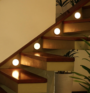 Luz Nocturna Minimalista de Madera (con Sensor de Movimiento Integrado) - Product Image 6