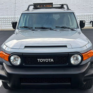 Toyota FJ Cruiser Trail Teams édition spéciale 2013 d'occasion, boîte manuelle 6 vitesses, 4 roues motrices, différentiel arrière autobloquant - Product Image 2