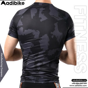 T-shirt de compression respirant à manches courtes pour homme, écologique, séchage rapide, sublimation personnalisée, qualité supérieure, vente en gros 2025 - Product Image 6