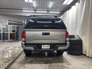 Toyota Tacoma SR Access Cab 2018, Camioneta Usada con Caja de 6.1', Asientos de Cuero Oscuros, 4x4, Automática, Disponible con Volante a la Izquierda y Derecha - Product Image 2
