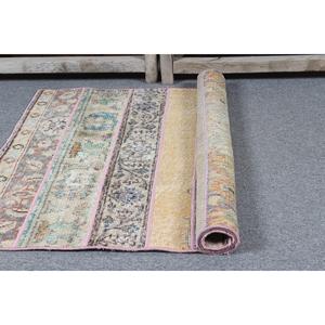 Tapis turc vintage, tapis de 2,8 x 4,3 pieds, tapis en laine à bordures jaunes et roses - Product Image 5