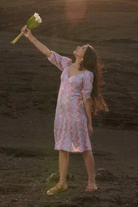 ชุดเดรสผ้าฝ้ายโบฮีเมียนทันสมัยใหม่ชุดเดรสผ้าฝ้ายโบฮีเมียนพิมพ์ลายดอกไม้นุ่มสบายสำหรับการเดินทางในฤดูร้อน - Product Image 2