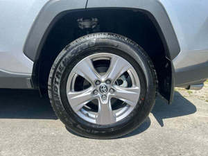 TO-YO-TA RAV4 XLE d'occasion 2024 - Product Image 3