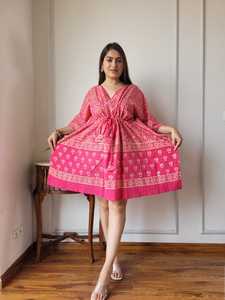 Robe Kaftan en Coton Respirant à Motifs Floraux Formelle d'Été sur Mesure - Imprimée Courte Ajustable pour les Clients de Boutique Revendeurs de Vêtements - Product Image 3