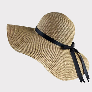 Chapeau en tricot de paille raphia à large bord vintage fait à la main par Vietnam Factory Girls Accessoire de plage à la mode pour les voyages d'été - Product Image 1