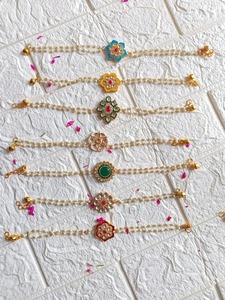 Tobillera nupcial artesanal de perlas y Kundan, Payal de metal, Brazalete para pies Meenakari, Joyería tradicional, Recuerdos para Sangeet, Pazaib, Mehandi, Pongal - Product Image 4