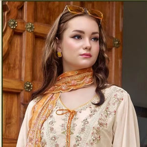 Conjunto de Shalwar Kameez Chinon Bordado a Mano con Dupatta y Pantalón Santoon, Tendencia de Invierno, Prenda Étnica de Alta Demanda, Sin Arrugas - Product Image 1