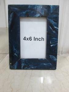 Cadre photo en bois et résine artisanal, forme rectangulaire, orientation horizontale, léger et durable pour la décoration de la maison - Product Image 3