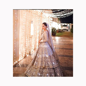 Lehanga choli ชุดงานแต่งงานและเทศกาลสำหรับผู้หญิง lehenga choli งานเย็บปักถักร้อยทำงานเจ้าสาว lehanga choli สำหรับส่งออกครึ่งหนึ่ง Saree lehenga - Product Image 1