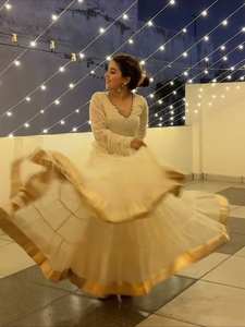 ชุดเดรสผ้าไหมวิชิตรา ปักด้วยด้ายเลื่อม 9 มม. ลายดอกไม้สีทอง  พร้อมเครื่องประดับแฟชั่น สำหรับงานปาร์ตี้ ทุกฤดูกาล - Product Image 5