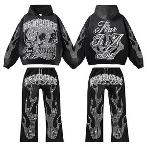 Survêtement d'hiver pour homme de qualité supérieure avec logo personnalisé, tissu doux et respirant, construction à capuche épaisse et chaude pour la vente en gros - Product Image 1