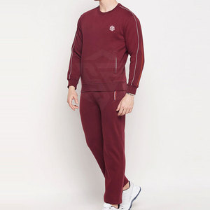 Venta al por mayor de ropa deportiva de diseño personalizado para hombres transpirable de gran tamaño más sudaderas con capucha patrón sólido chándal de invierno para adultos - Product Image 3