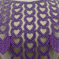 Artisanat exquis fait main, col brodé vibrant, patchs floraux creux en forme de cœur perlés, strass sur toile