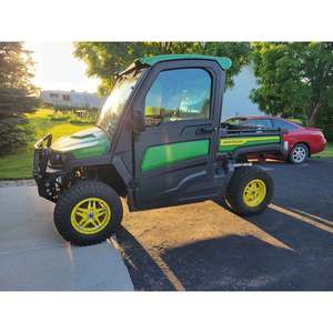 Veicolo utilitario John Deeree XUV835R che offre prestazioni eccellenti per agricoltura, caccia e gestione delle proprietà - Product Image 2