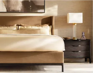 Table de chevet en bois à 3 tiroirs moderne du milieu du siècle pour chambre à coucher et appartement personnalisable