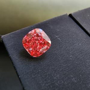 Diamante Rosa Cultivado en Laboratorio CVD de Alta Calidad, Corte Cojín de 1.00CT, Brillo Impresionante para Joyería, Certificado IGI - Product Image 3
