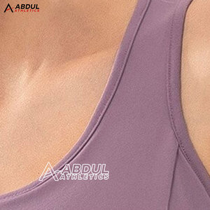 Conjunto de yoga diseñado para entrenamiento y ejercicio con ajuste flexible y tela suave para un movimiento cómodo y uso diario. - Product Image 2