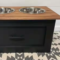 Station d'alimentation pliable pour chien en bois écologique moderne à 2 bols avec tiroir et distributeurs automatiques par Crescent Crafts