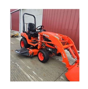 Tracteur compact Kubota BX2360 4x4 avec tondeuse à montage central, 23 CV, diesel, équipement pour pelouse et jardin - Product Image 2