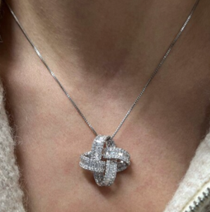 Collier pendentif en diamant de luxe pour femme Pièce de déclaration moderne avec Moissanite comme pierre principale en or blanc naturel élégant - Product Image 5